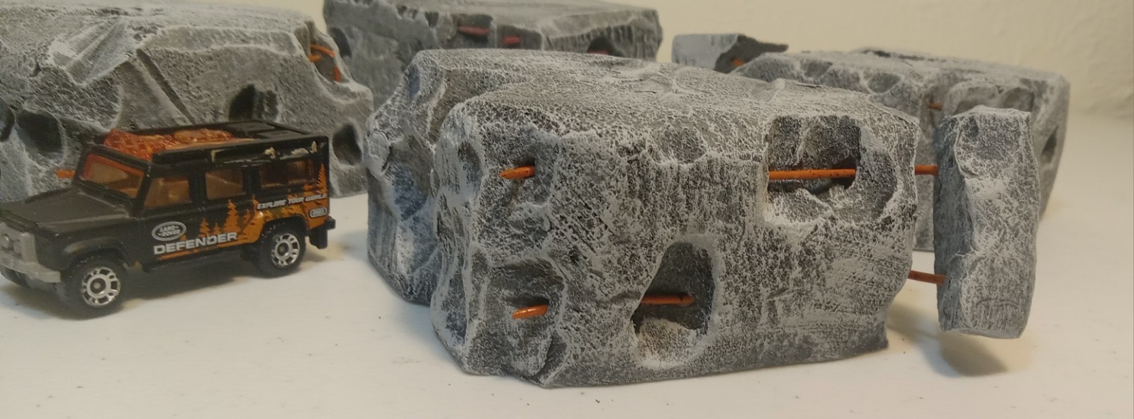 Miniature Terrain-2 " tall 4" × 4" CONCRETE RUINS for Wargaming