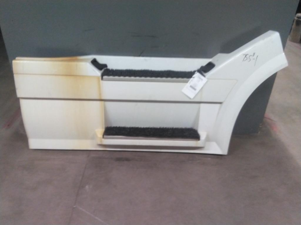 For 2016 VOLVO VNL SIDE FAIRING Right ,  IL