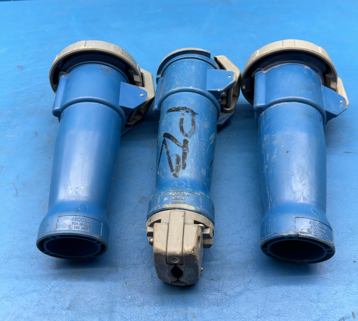 Lot of 3 - Hubbell 460C9W 250VAC 60Amp Female IEC Pin and Sleeve Connector