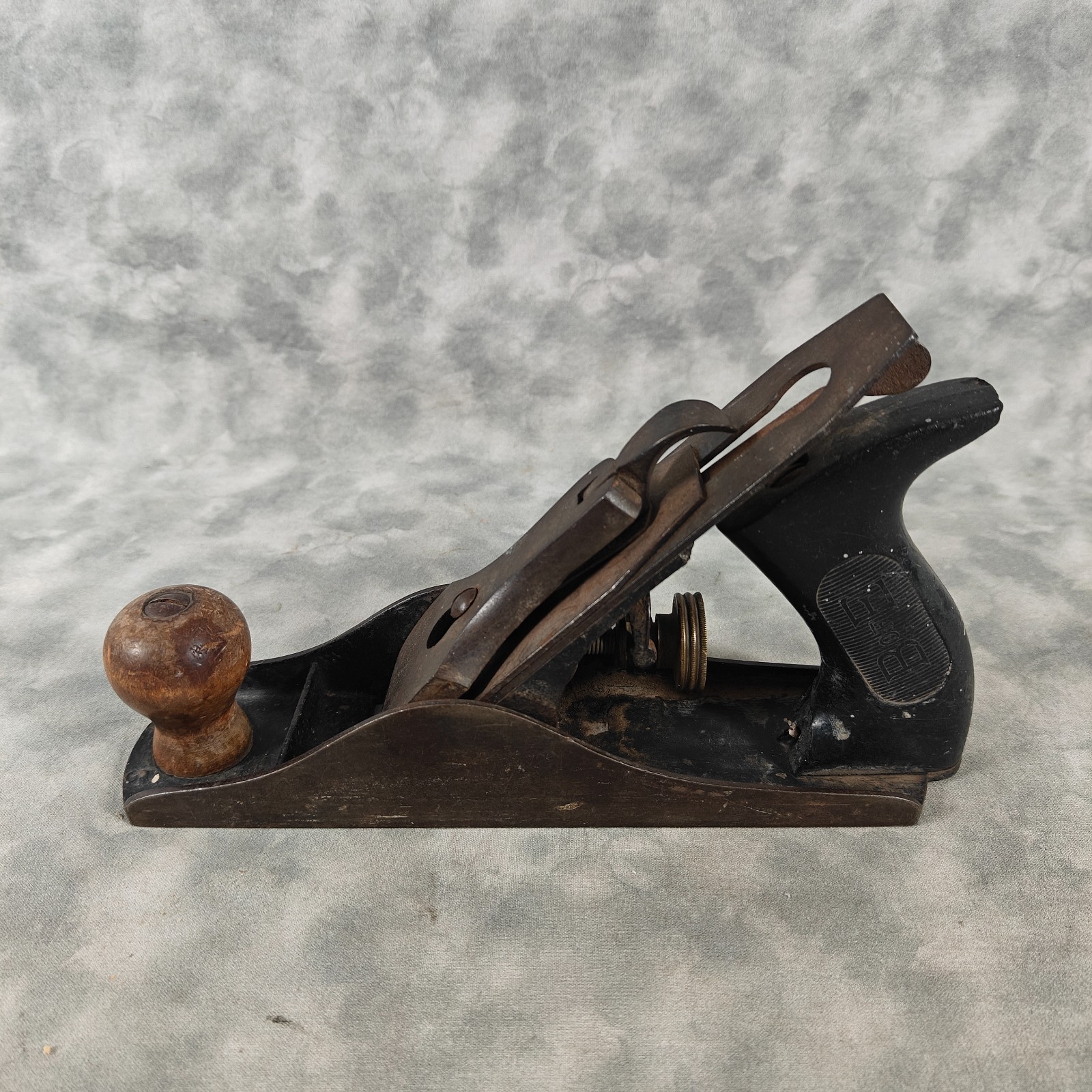 Vintage B of E 9in Bench Hand Plane Cast Iron Wood Knob Handle Carpenter Tool