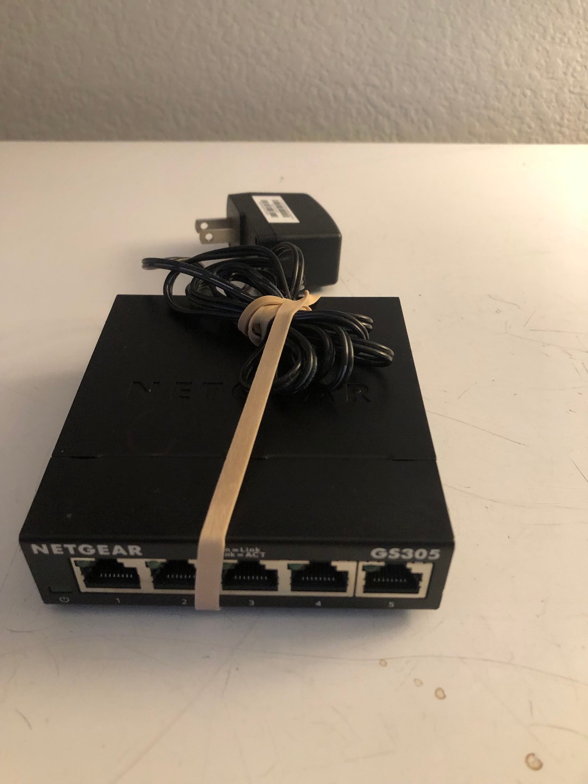 NETGEAR 5-Port Gigabit Ethernet Unmanaged Switch (GS305v3) - Tested & Working