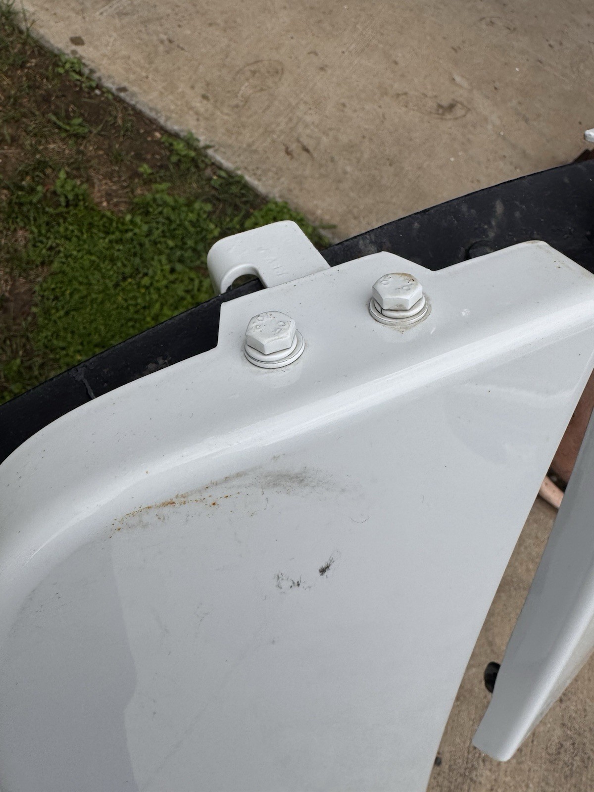 389 peterbilt cowls white pair