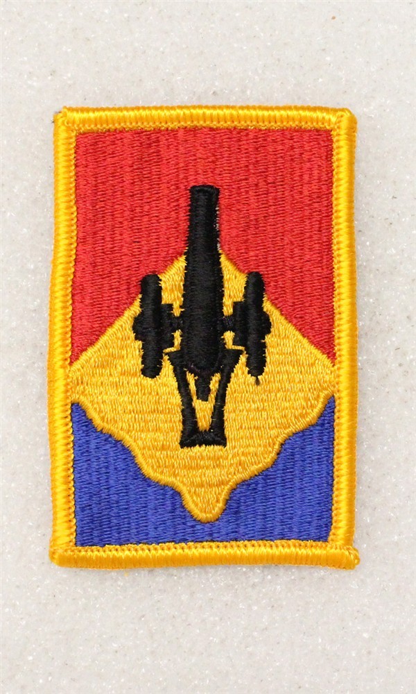 Army patch 3912 - 35th Artillery Brigade w/merrowed edge