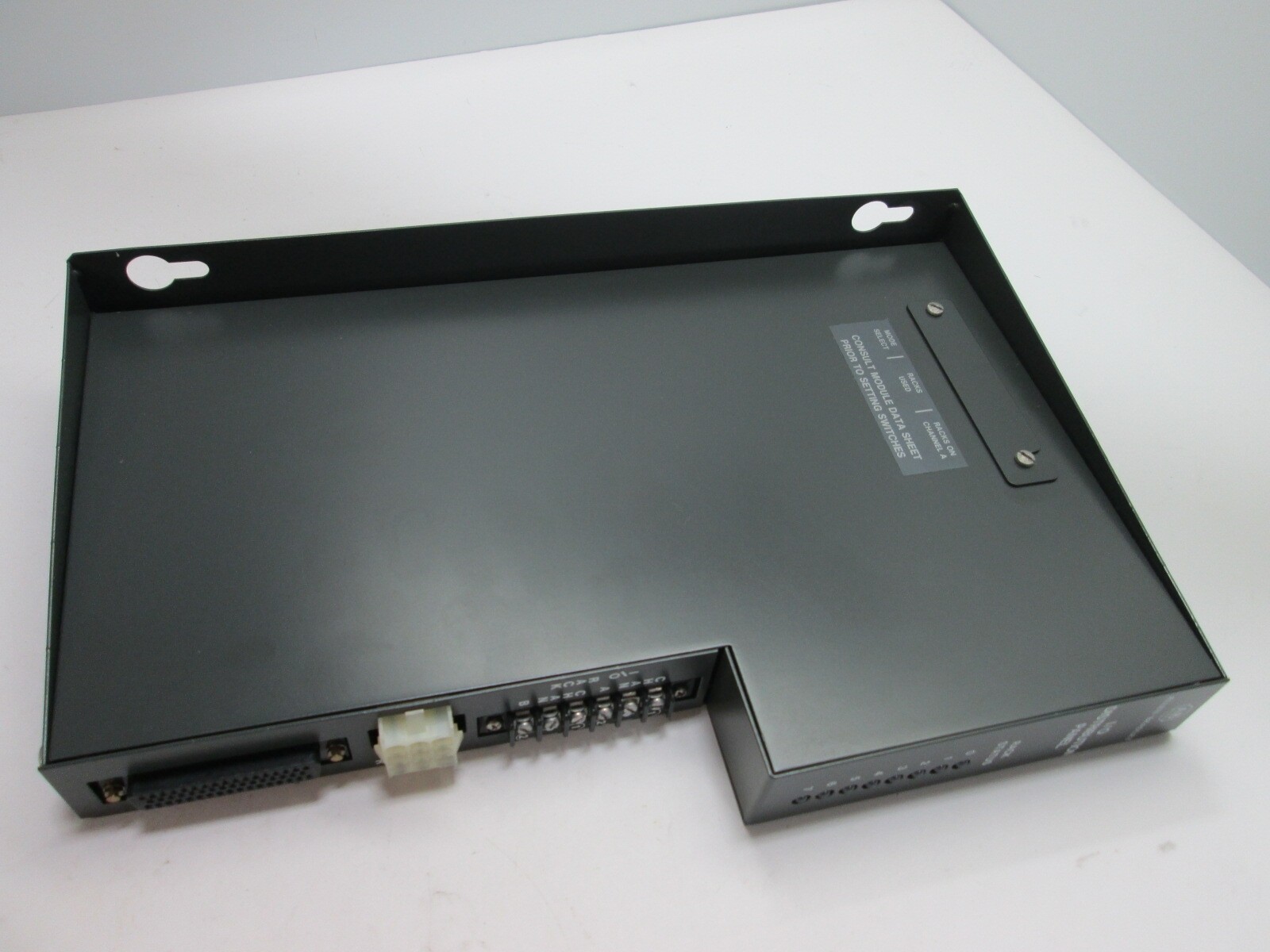 Allen Bradley 1772-SD2 Remote I/O Scanner Distribution Panel, Current: 2A Max