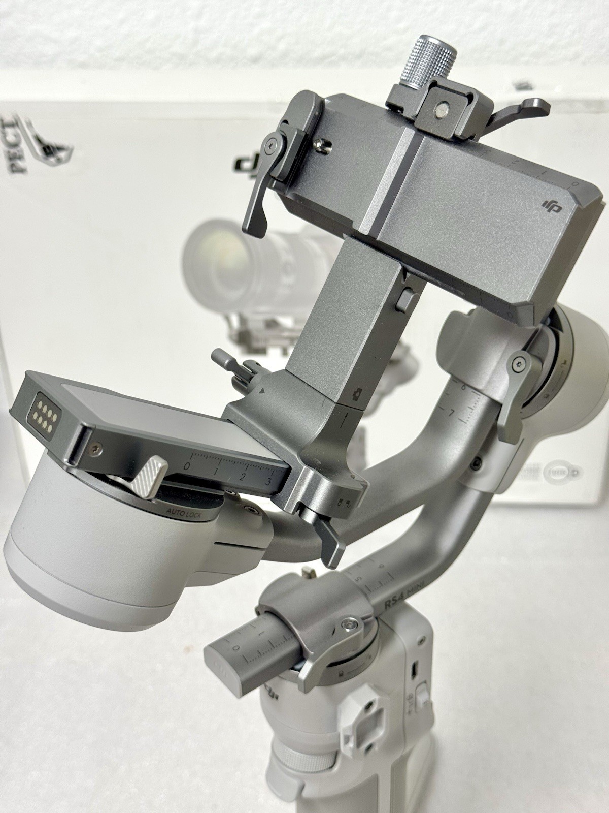 DJI RS 4 Mini Combo Gimbal Stabilizer Complete Set MPN HG7717 #C3