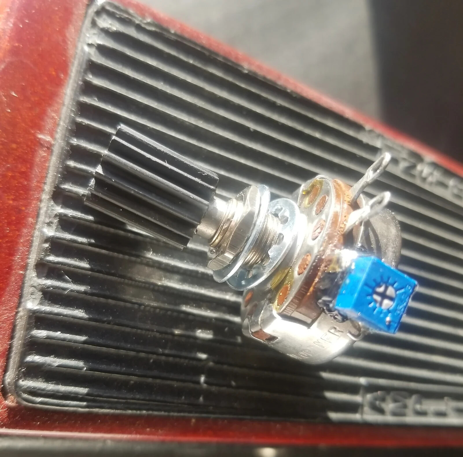 "CREAMY TREBLE MOD"dunlop hotpotz wah pot,fits vox,crybaby+most wahs, ADJUSTABLE