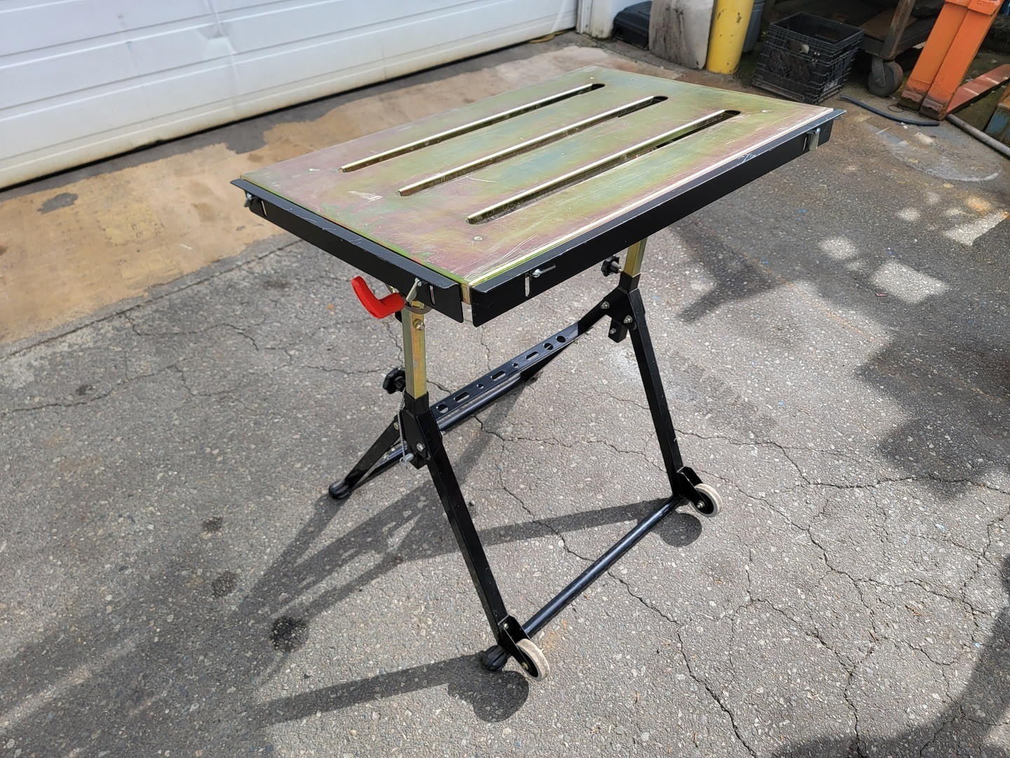 Nomad 30" x 20" Portable Welding Workbench Table