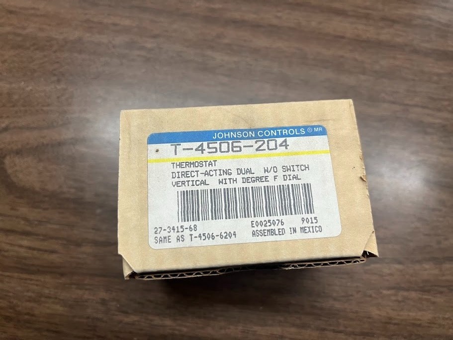 Johnson Controls T-4506-204 Pneumatic Thermostat NEW NIB