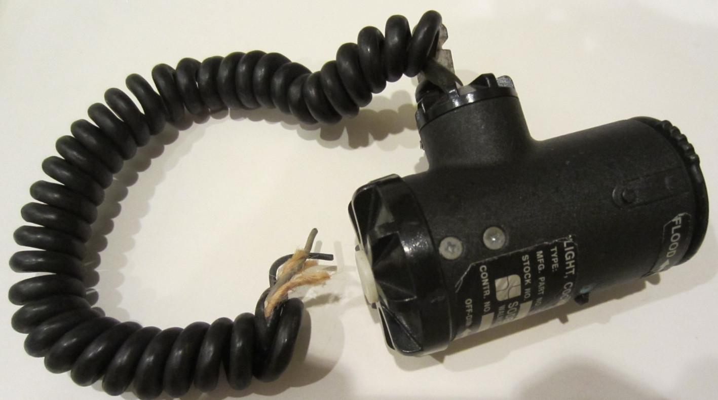 AIRCRAFT COCKPIT UTILITY LIGHT SODERBERG UNREADABLE PART NUMBER CLEAR LENSE