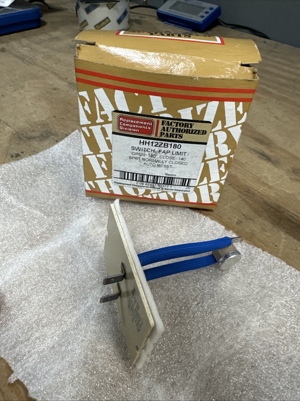NEW CARRIER HH12ZB180 FAP LIMIT SWITCH OPEN 180 CLOSE 140 FREE SHIPPING (f17)