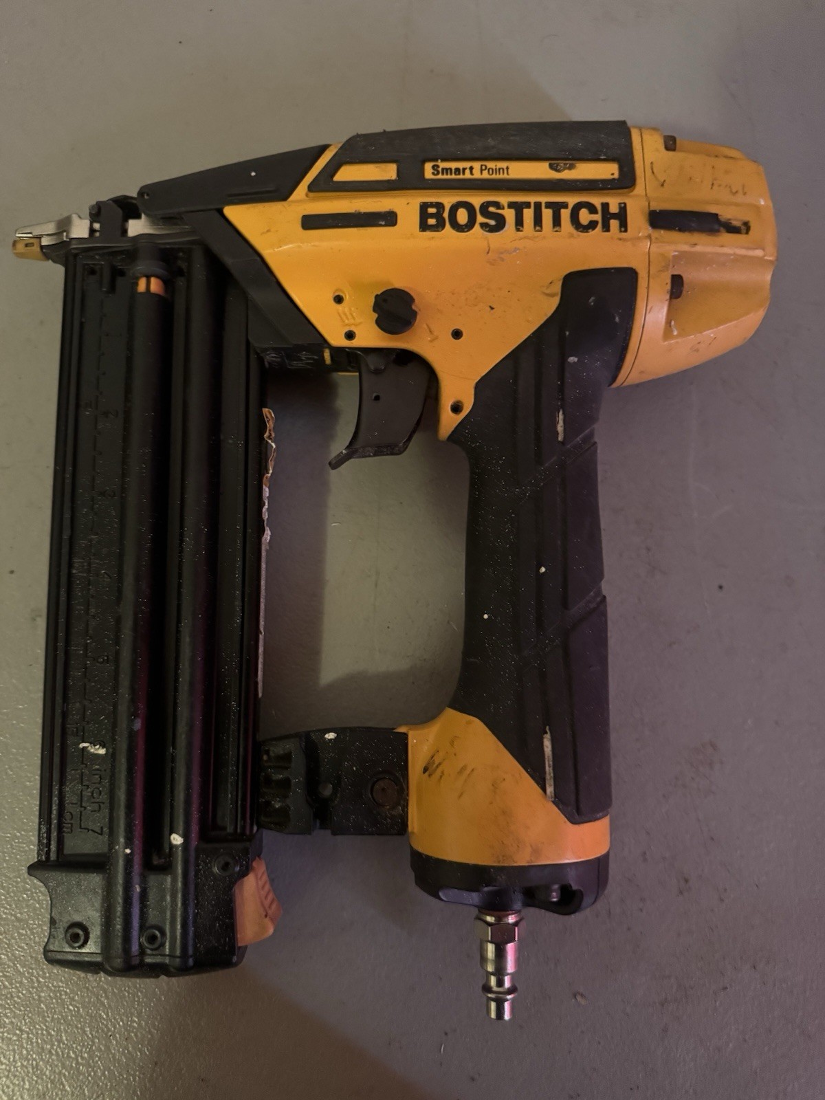 Bostitch 2-1/8-in-in 18 -Gauge Pneumatic Straight Brad Nailer
