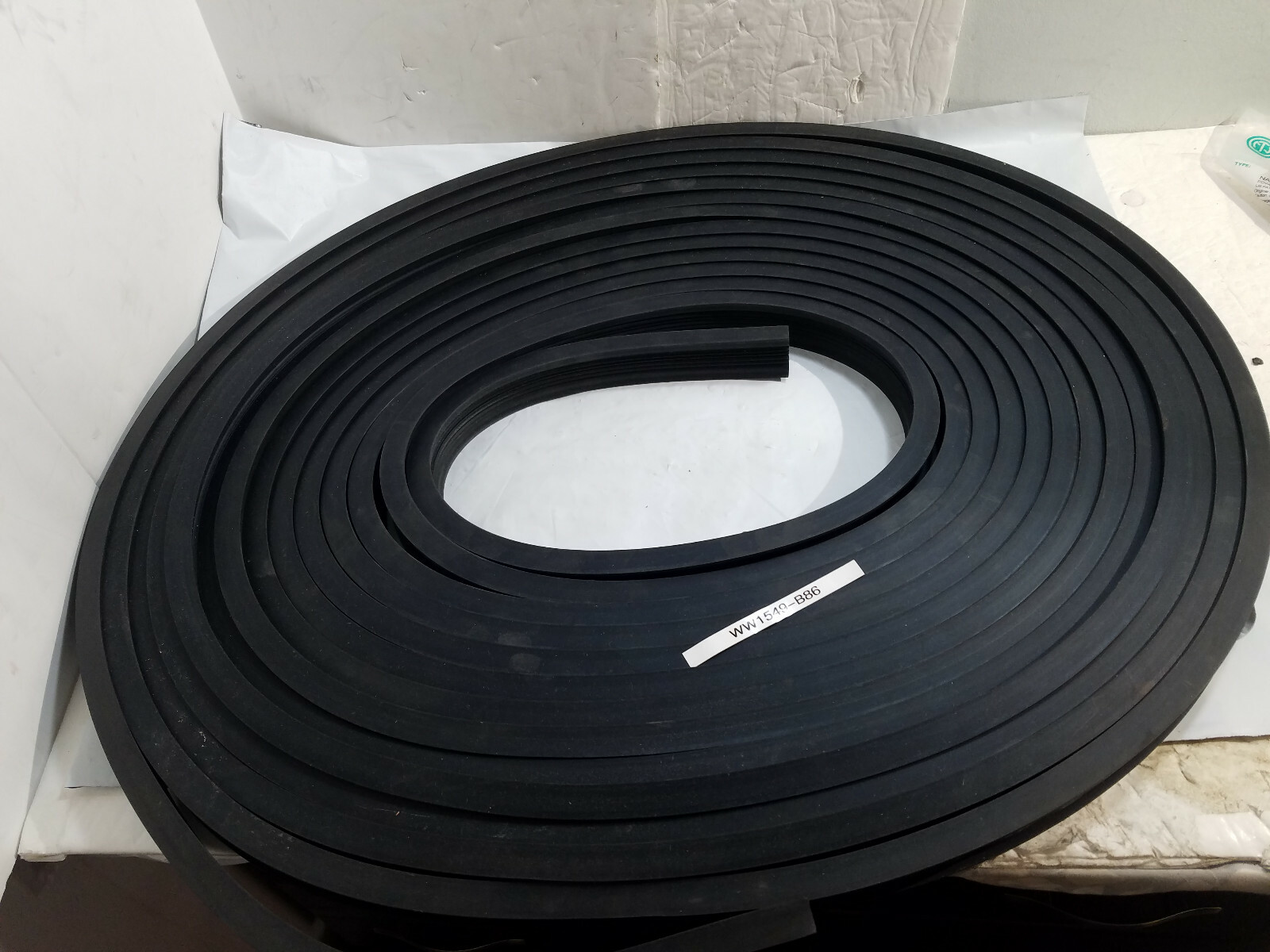 New TREMCO TR4860P Rubber Seal 027-920 ( 60' Roll )