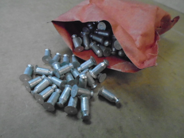 BOX OF 200 EA NEW SURPLUS HI-SHEAR PIN-RIVET  P/N: HS47-8-7