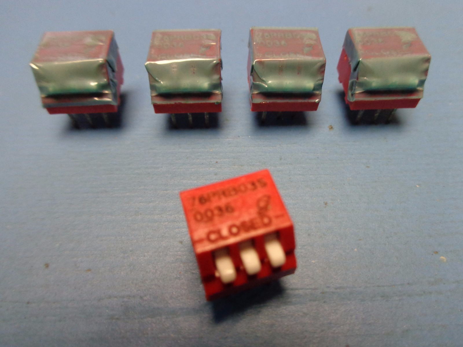 (5) 76PRB03S GRAYHILL 3 POSITION DIP SWITCH SWITCHES OFF ON SPST PIANO LEADED