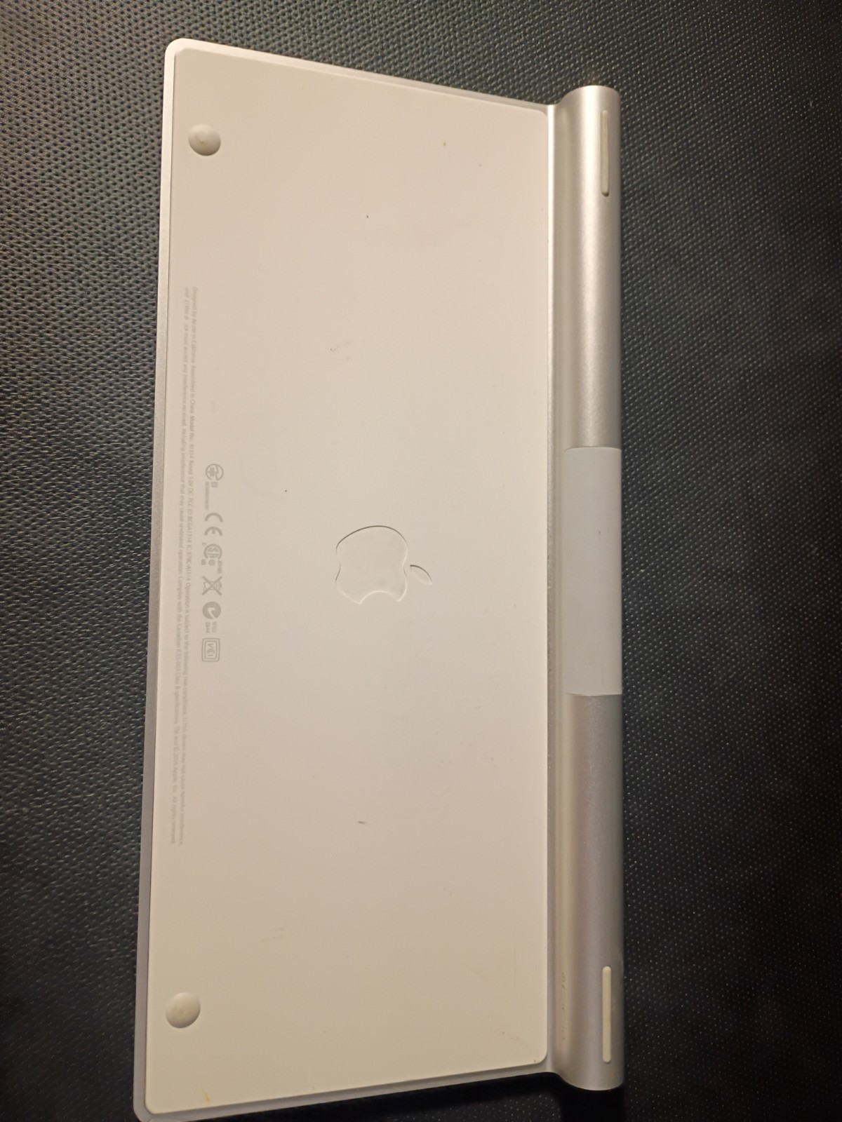Apple A1314 Wireless Bluetooth Keyboard Silver (Used) Works As It Should Tested