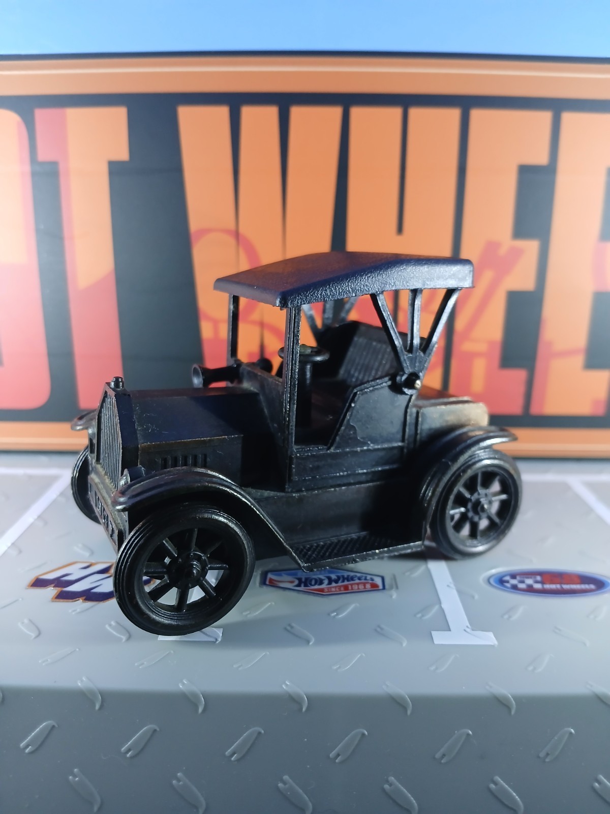 Vintage Die-Cast Bronze 1917 Antique Car Collectible Pencil Sharpener