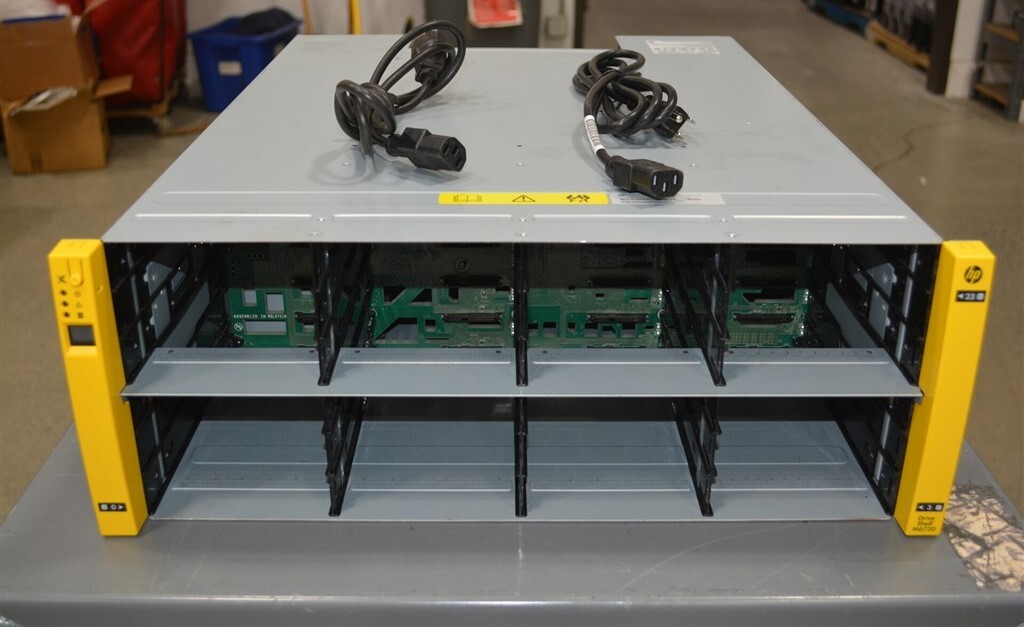 HP M6720 QR491-63012 Drive Shelf 4U SAS 3.5" Drive Enclosure 24-Port