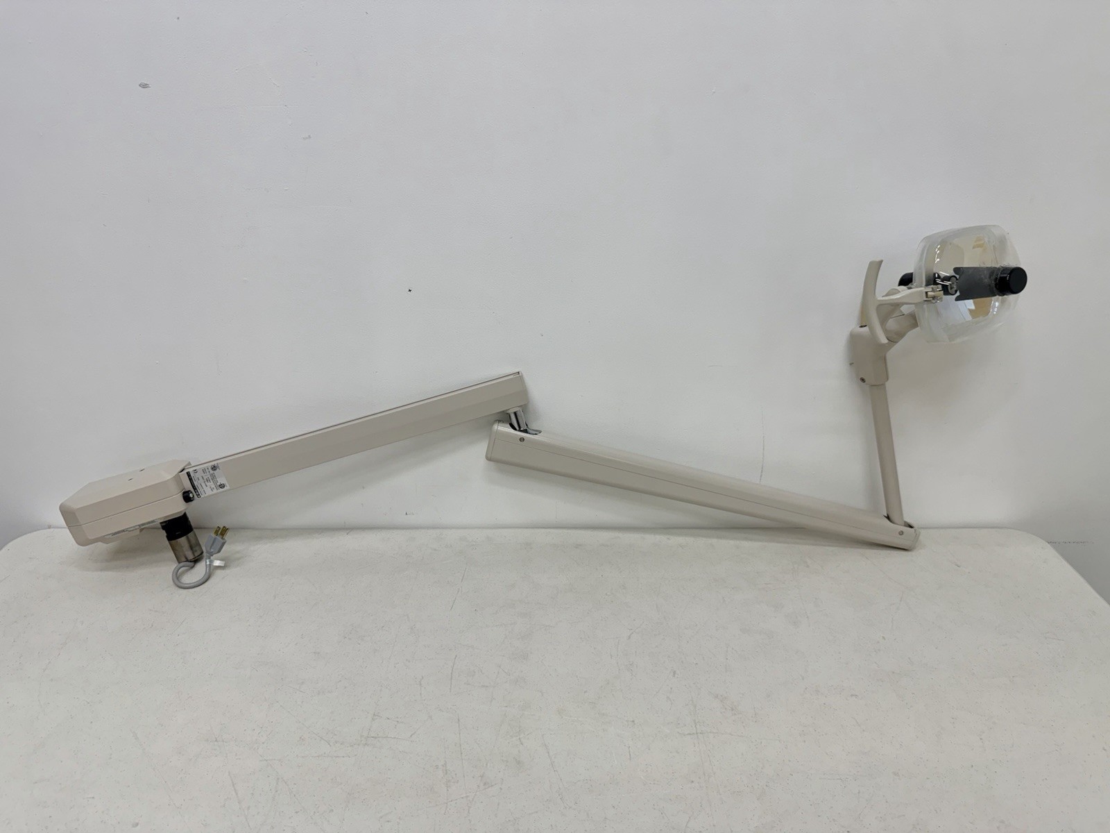 Adec 6300 Ceiling-Mount Dental Patient Exam Light