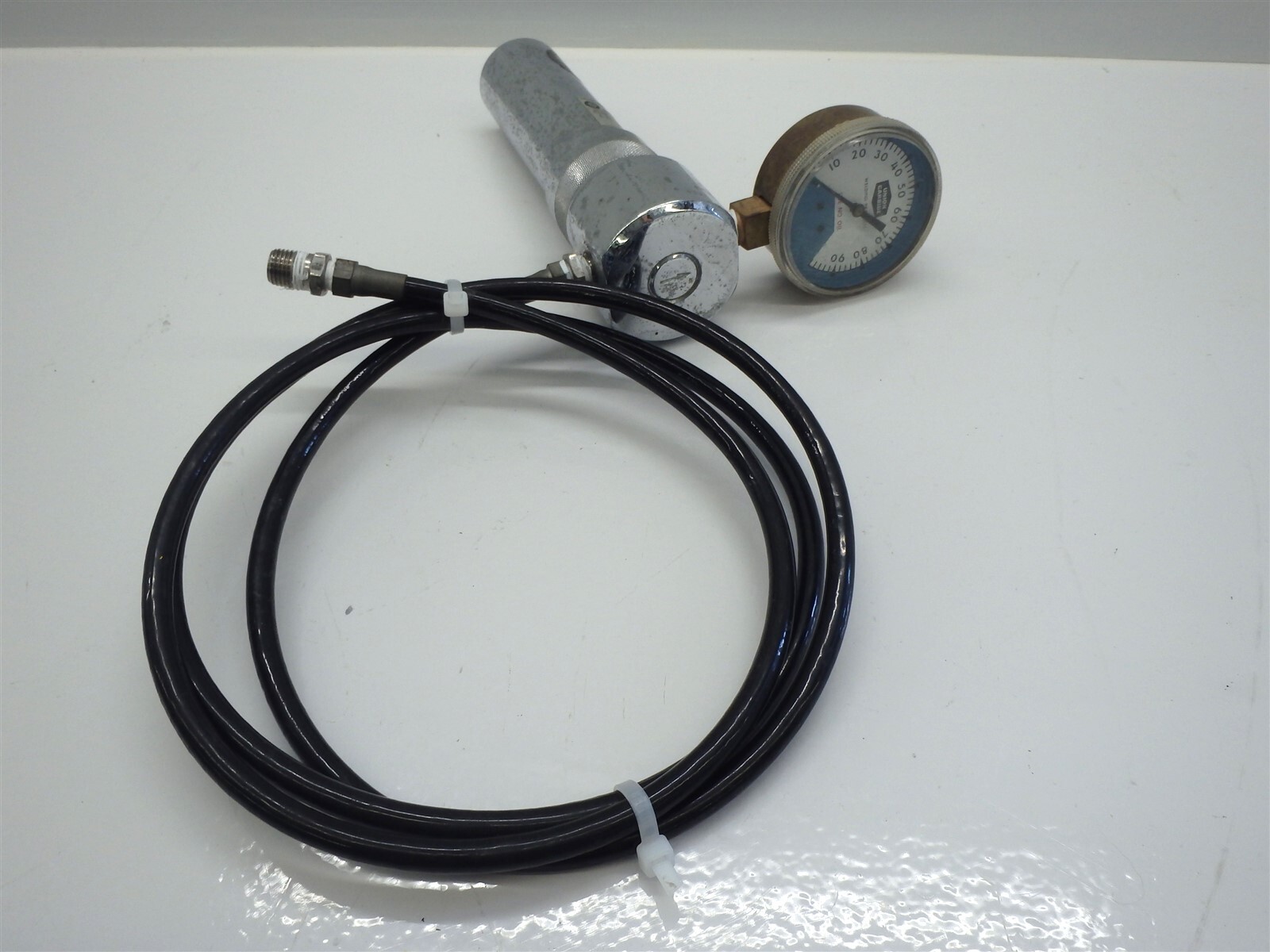 Messer Griesheim HD-Absorber w/ Union Carbide Gauge