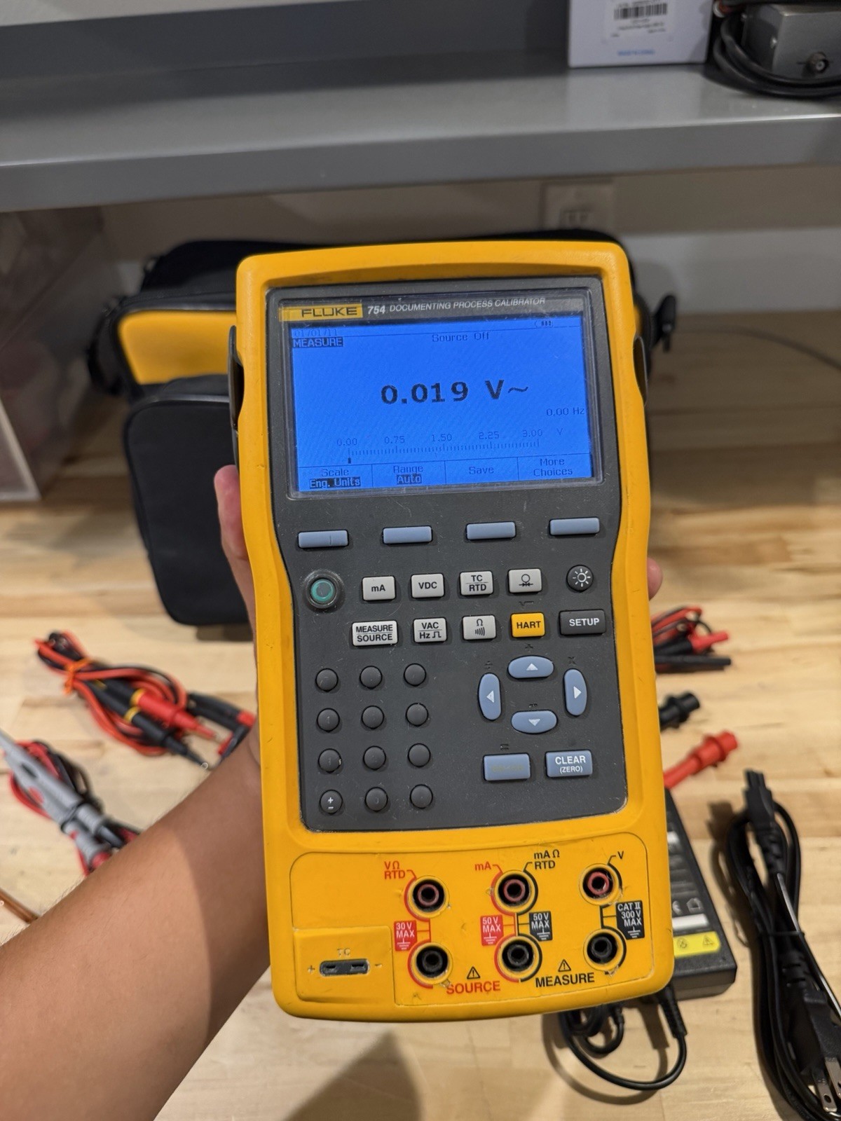FLUKE 754 DOCUMENTING PROCESS CALIBRATOR W/ ACCESSORIES (TESTED) FREE SHIPPING