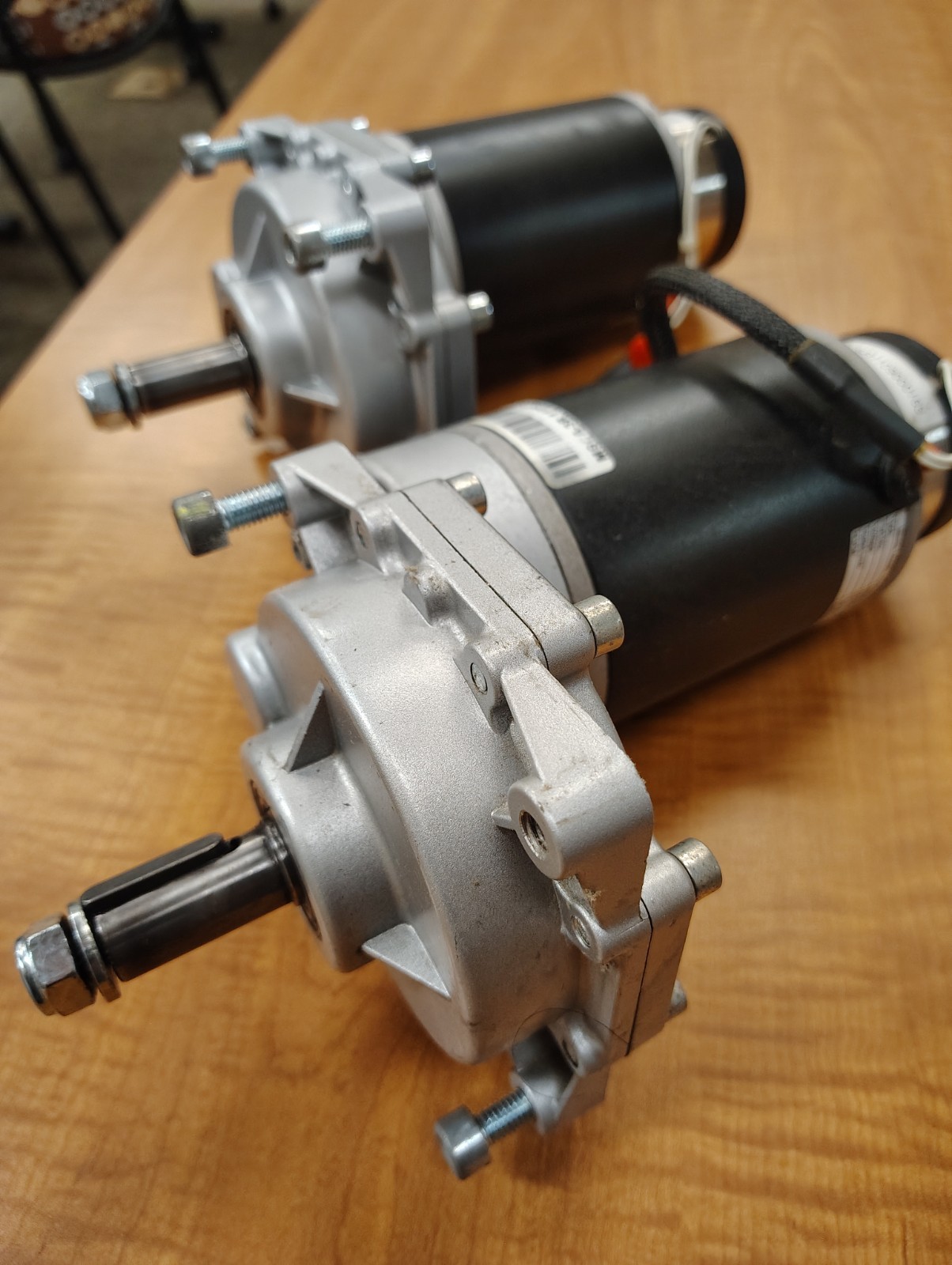 Merits Vision Sport Power Wheelchair Left & Right Motor Gearboxes Pair +Hardware