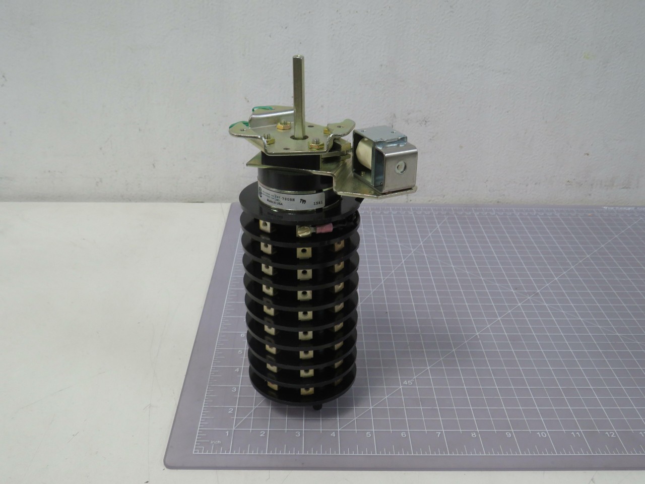 ELECTROSWITCH 7808E ROTARY SWITCH 20A-600VAC T192342