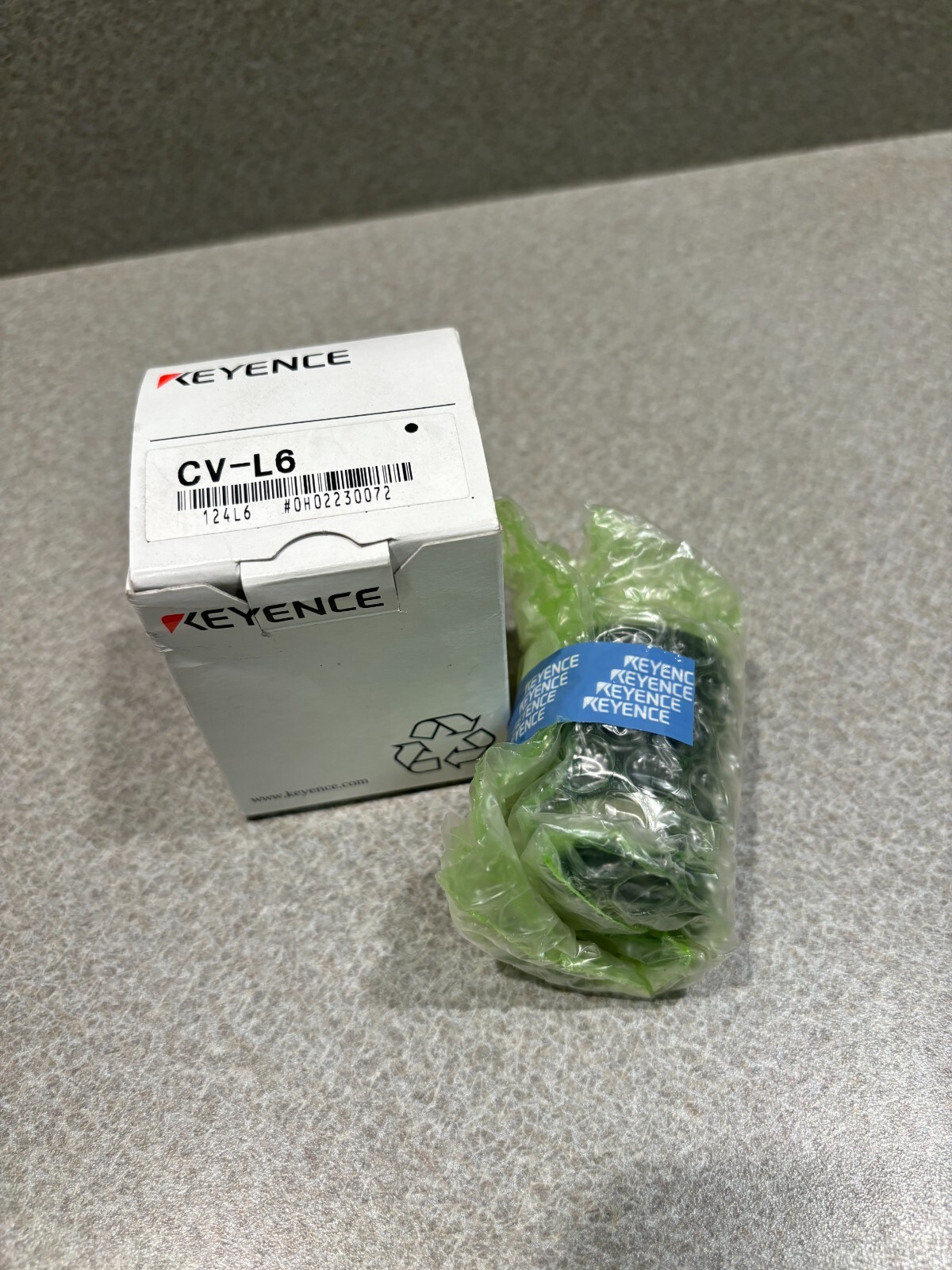 KEYENCE CV-L6 CAMERA - LENS / 6mm / STANDARD FIXED