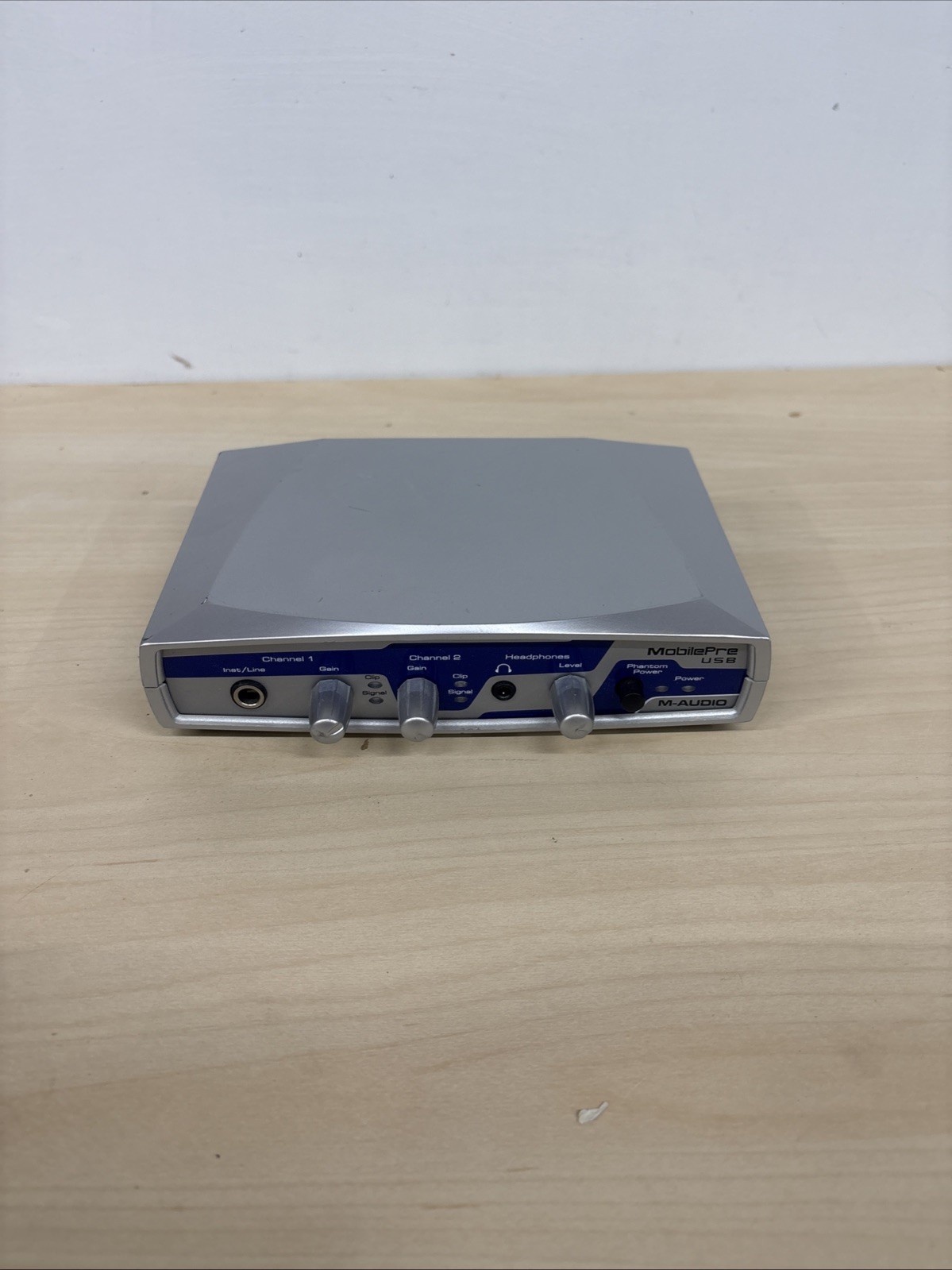 M-Audio Fast Track Midi Interface 4x4 Mobile USB Audio with Pre-Amps
