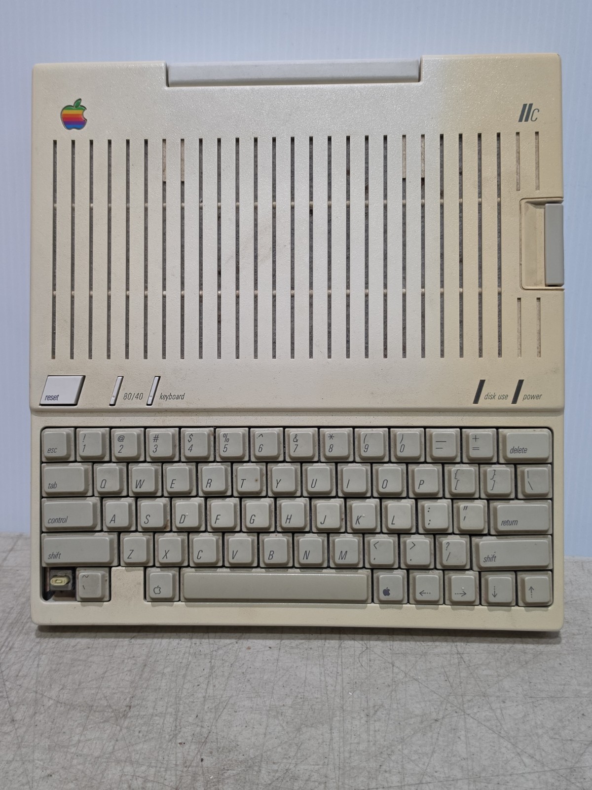 Vintage Apple IIc computer -Untested/parts/repair