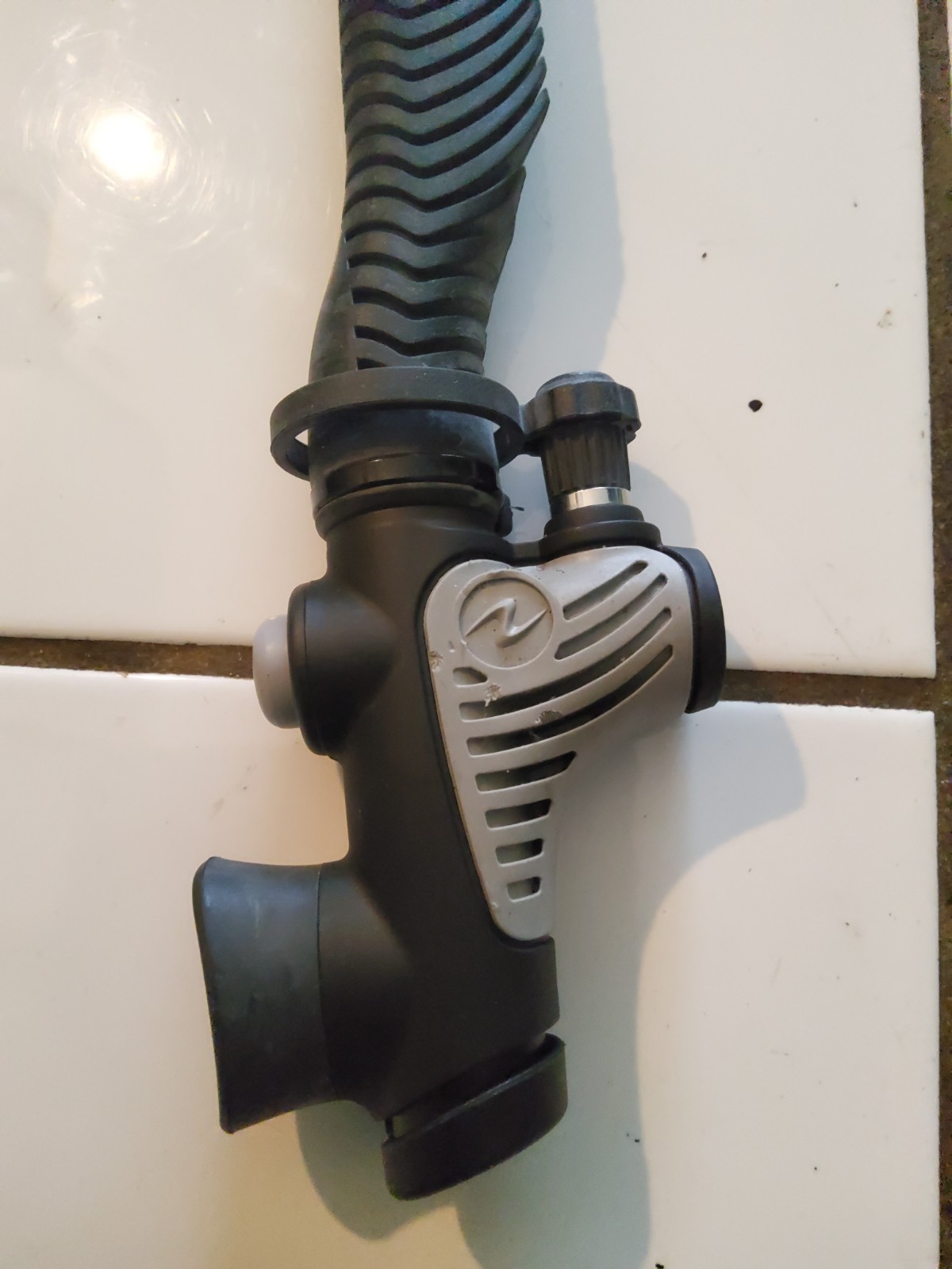Aqua Lung Air Source Inflator Scuba Dive .