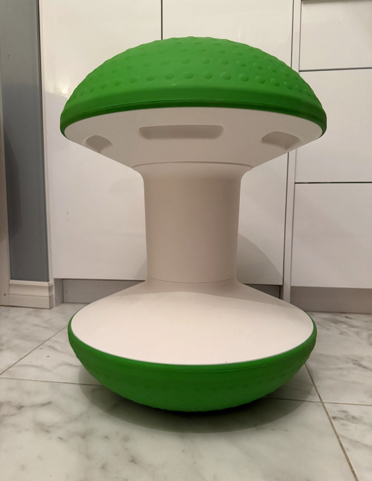 Humanscale Ballo Stool – Ergonomic Active Sitting Seat – Green & White
