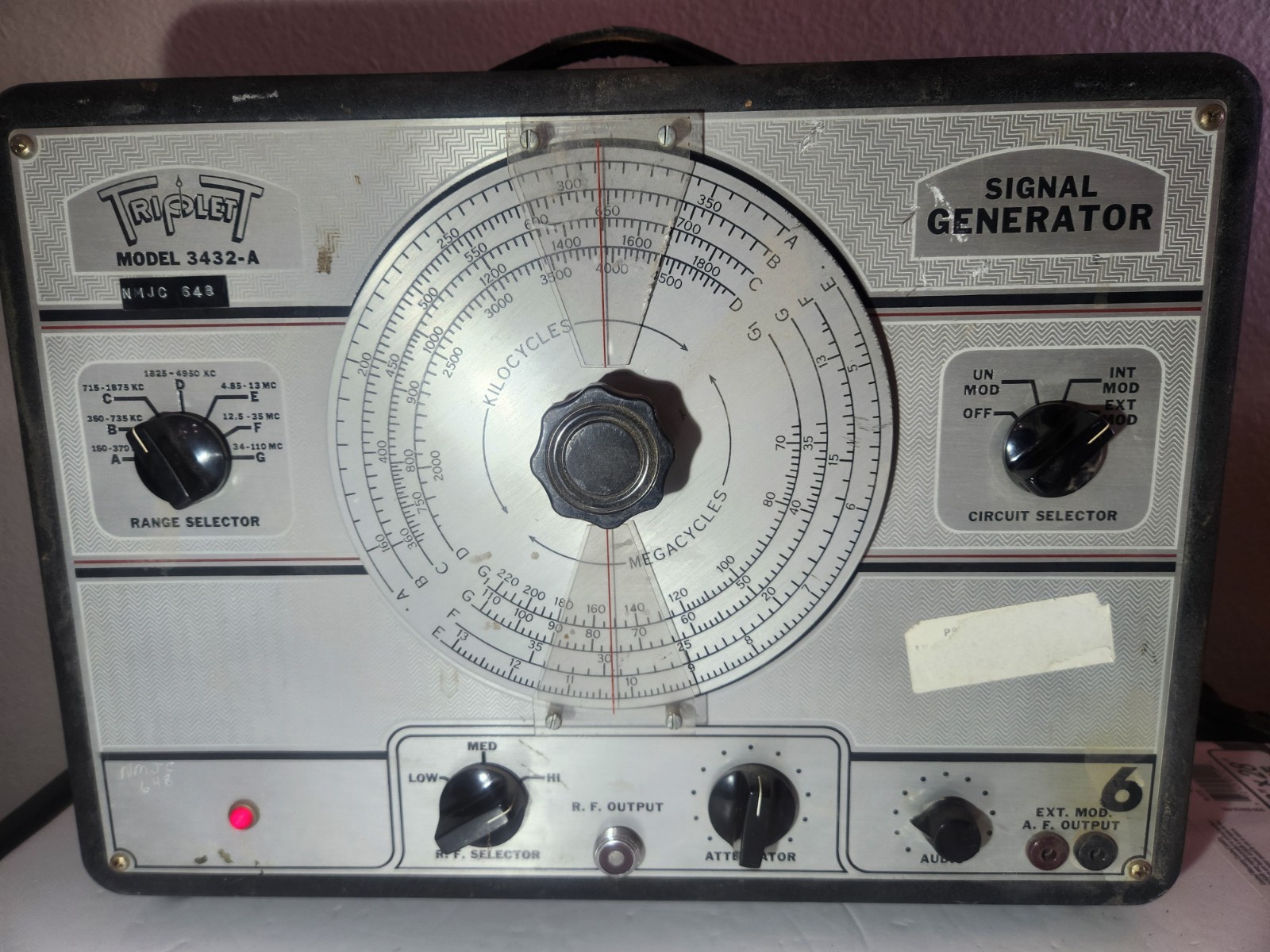 Triplett Model 3432-A Signal Generator