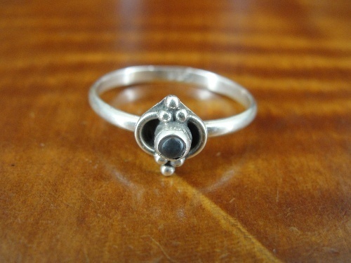 Quartz Round Stone with Design Sterling Silver 925 Ring Size 8