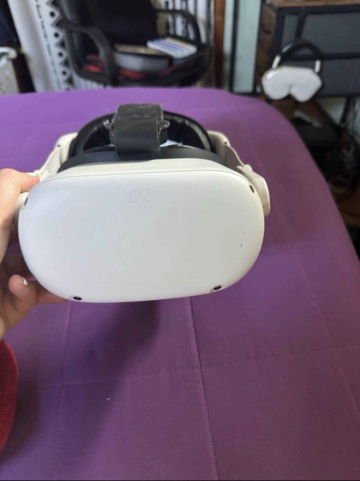 Meta Quest 2 128GB VR Headset Bundle | KIWI Comfort Strap + Upgraded Face Pad
