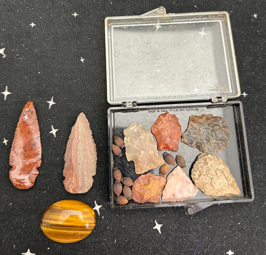 VTG Misc. Rocks Some Polished Some In Shape Of Arrowhead Lot Of 9