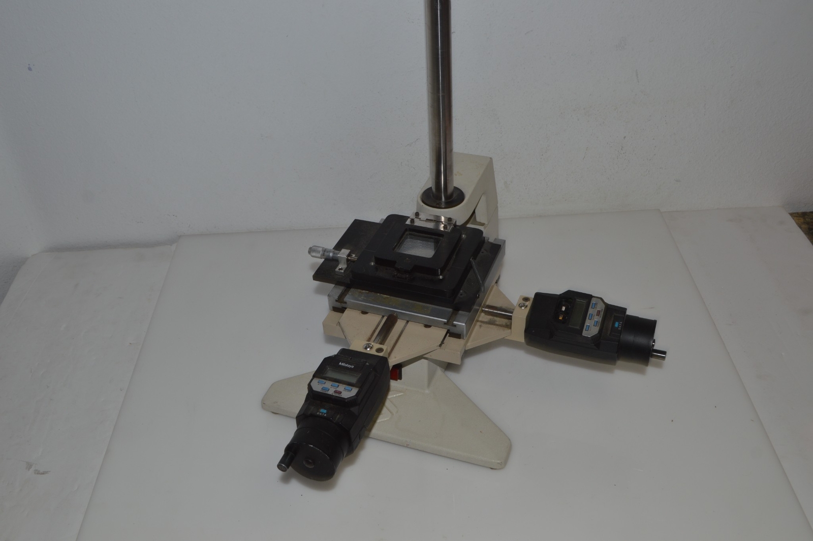 *TC* MITUTOYO TOOLMAKING BASE W/ 0-2" CODE NO 164-162 MICROMETERS (IHL33)