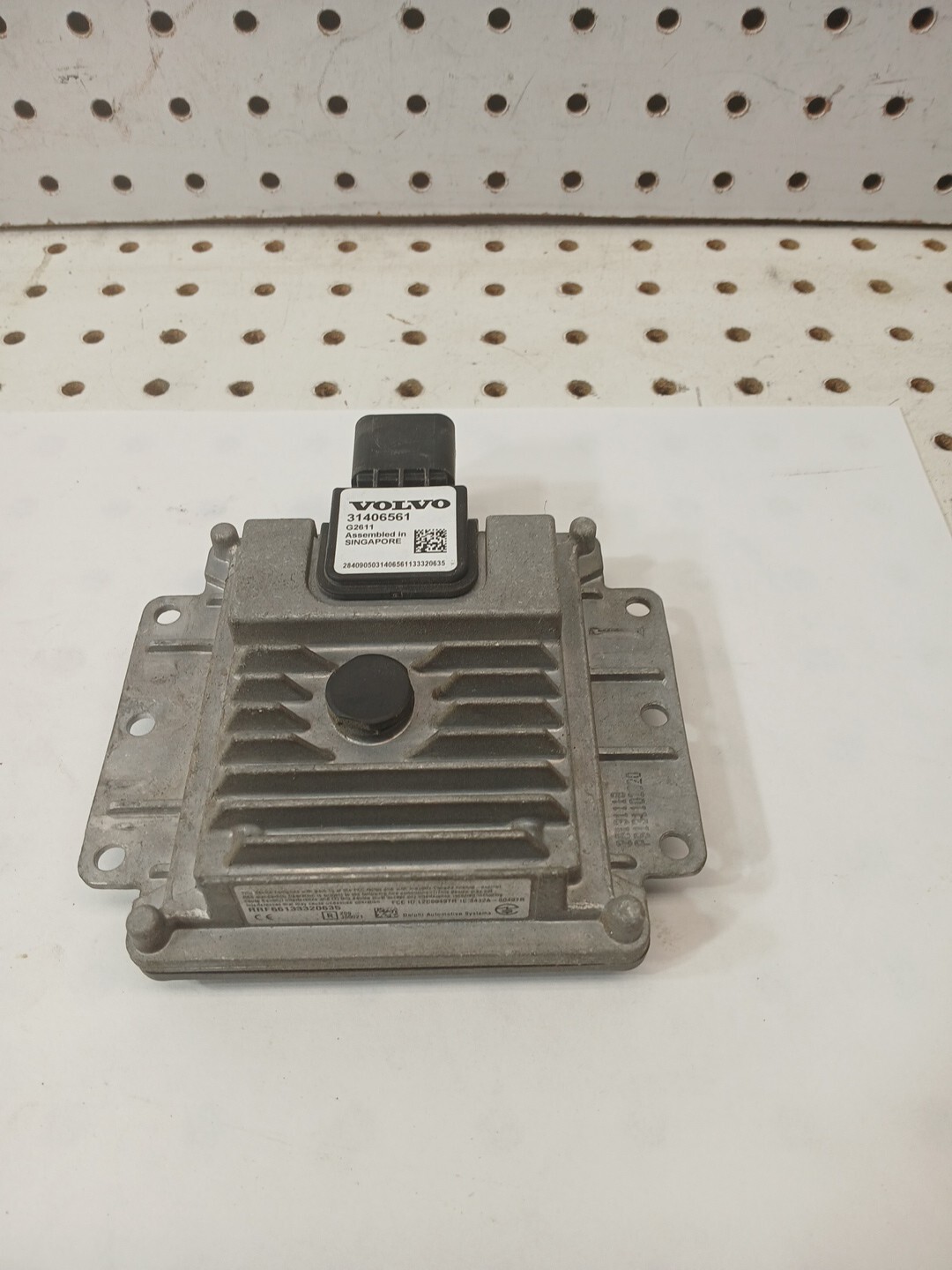 2013-2018 Volvo S60 V60 XC60 Rear Blind Spot Monitor Sensor 31406561 OEM
