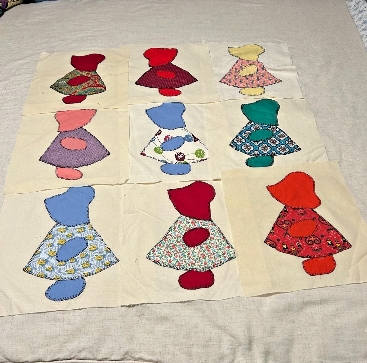 Vintage Sun Bonnet Sue Quilt Squares 15 Regular & 9 baby Blanket Squares 12"x 13