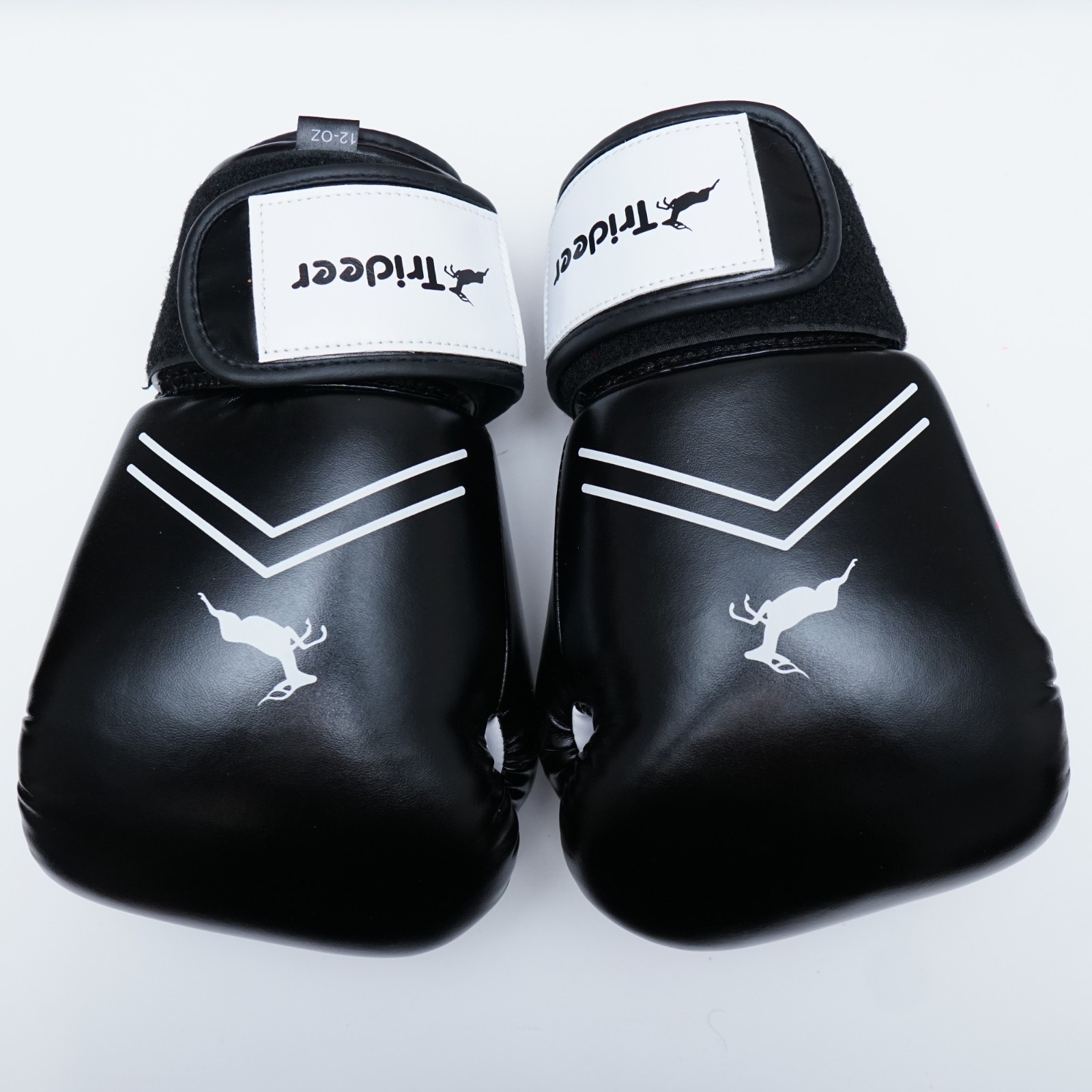 Guantes de boxeo Trideer de 12 oz. negro y blanco