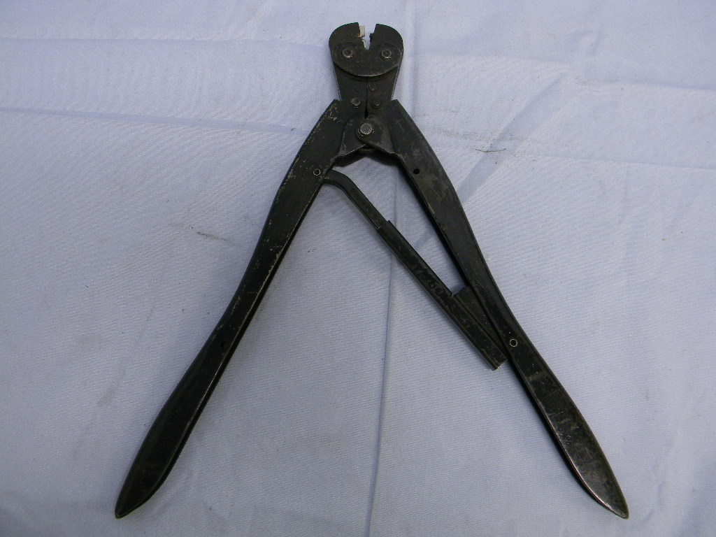 AMP Tyco TE Connectivity 47683 Type F Ratchet Hand Crimp Tool 24-22 AWG