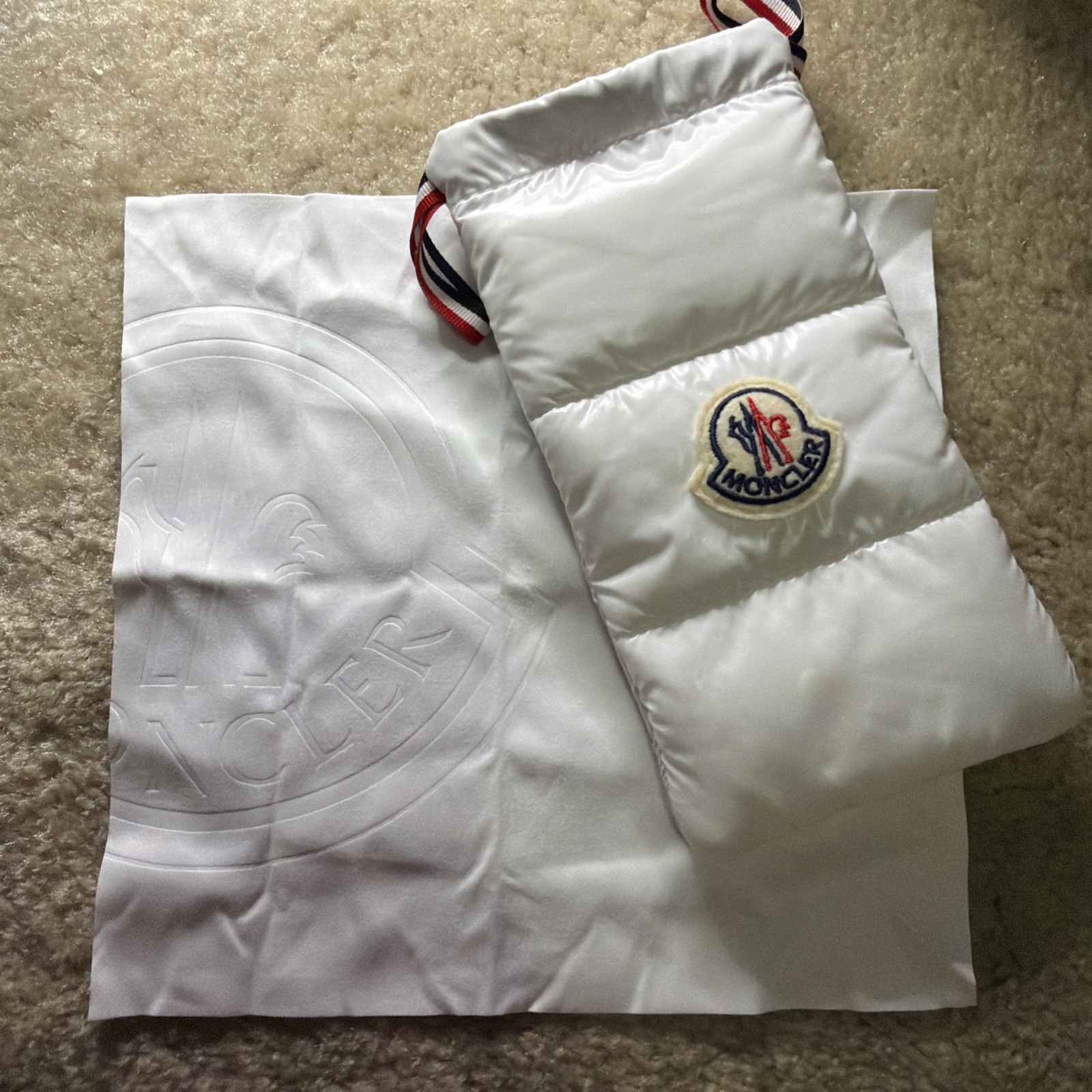 New Authentic Moncler Puffy White Sunglasses Pouch Silky Shiny 3.5 x 7 inch