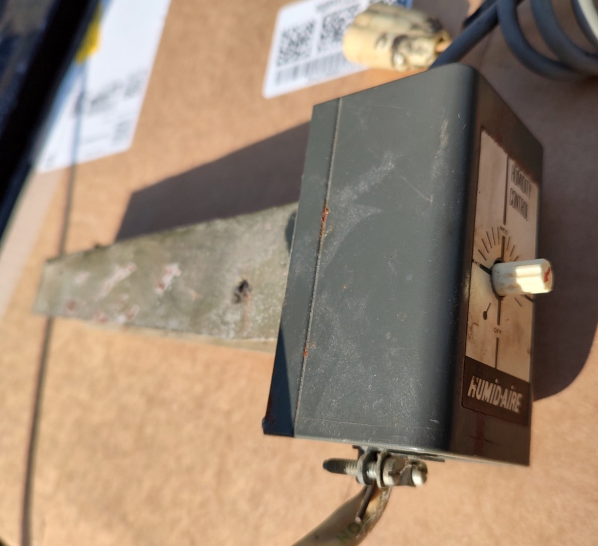 HONEYWELL H49A 1035 HUMIDISTAT - USED