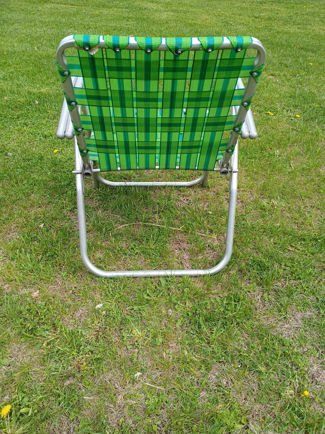 Nice Vintage 1970s 80s Webbed Aluminum Lawn Chair - Solid Green Webbing -