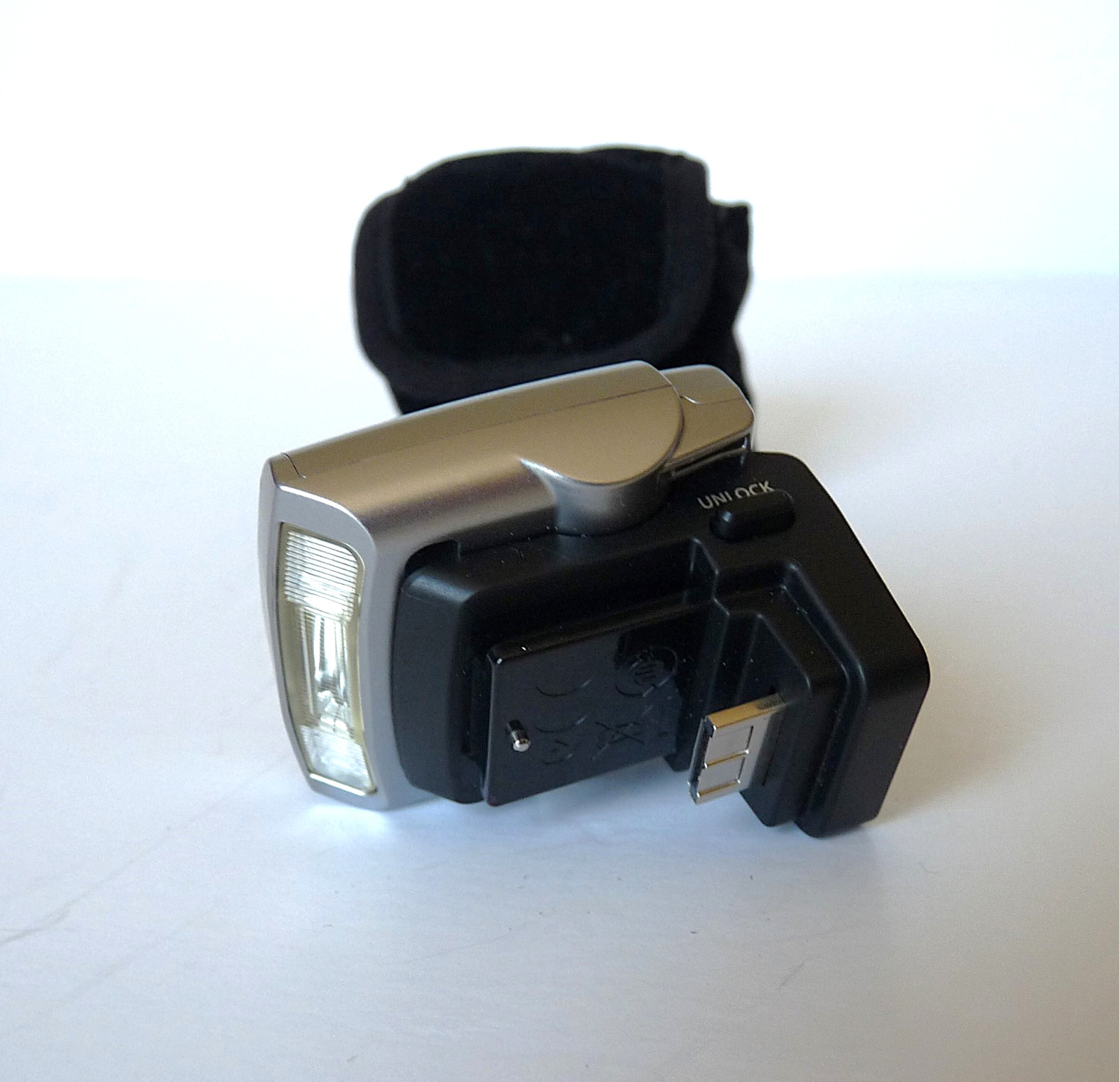 Olympus FL-LM1 Flash for Pen Series Mirrorless Micro Four Thirds Cameras