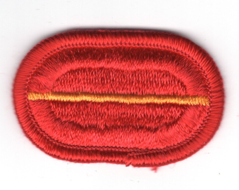 Army Airborne Oval Patch:  1st Battalion, 320th Field Artillery - merrowed edge