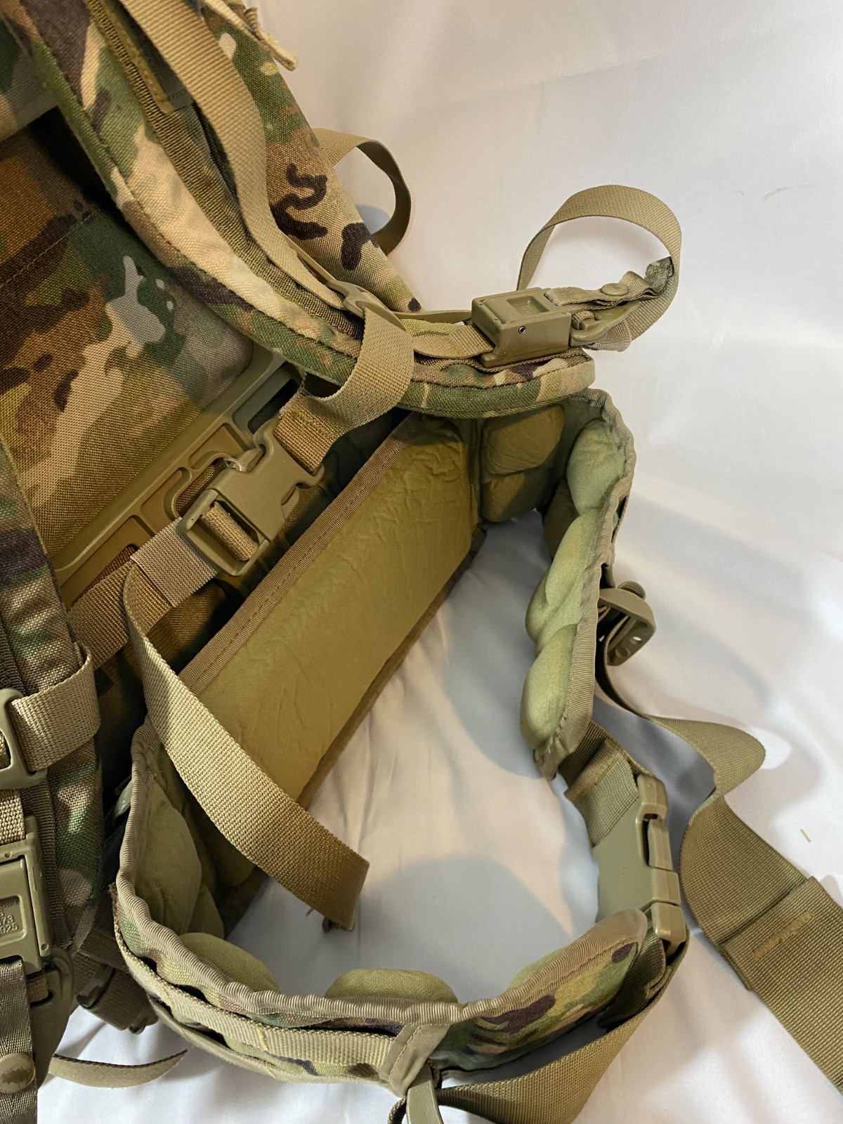 OCP MOLLE 4000 Large Rucksack Set- Set w/Straps, Frame, Pouches Very Good Cond