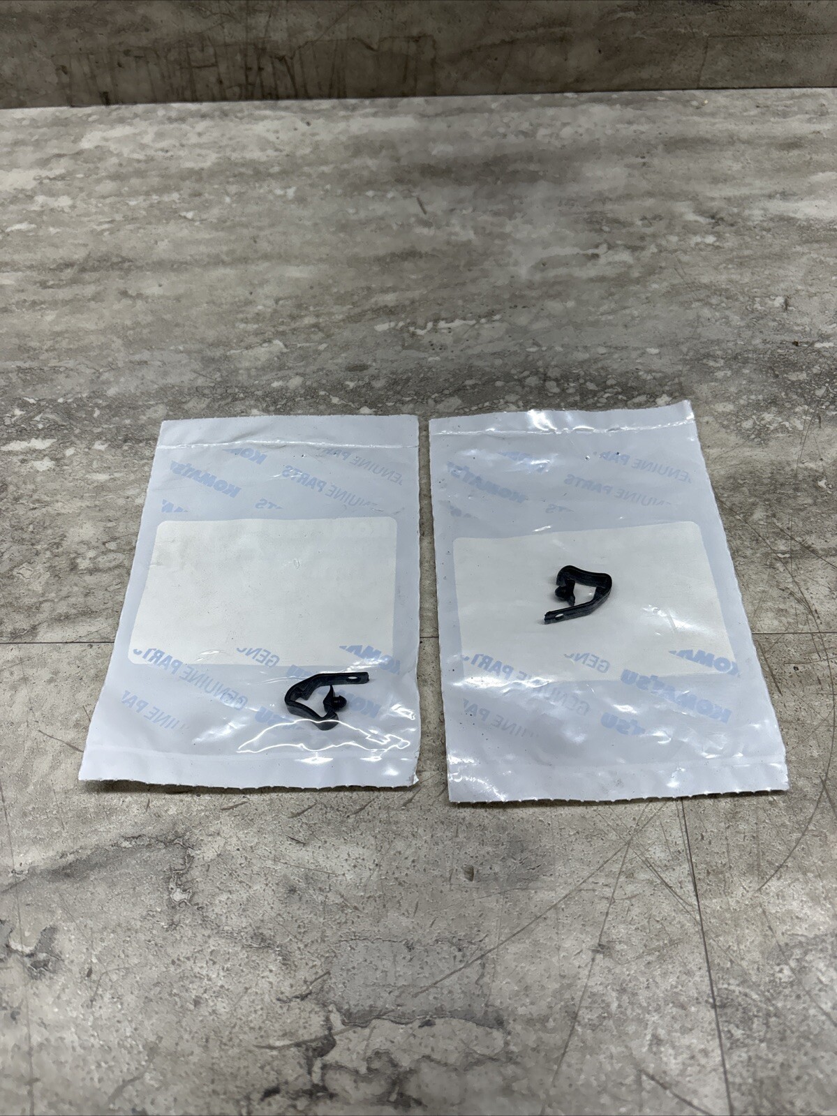 Lot Of 2 OEM Komatsu 218310 Clip, New