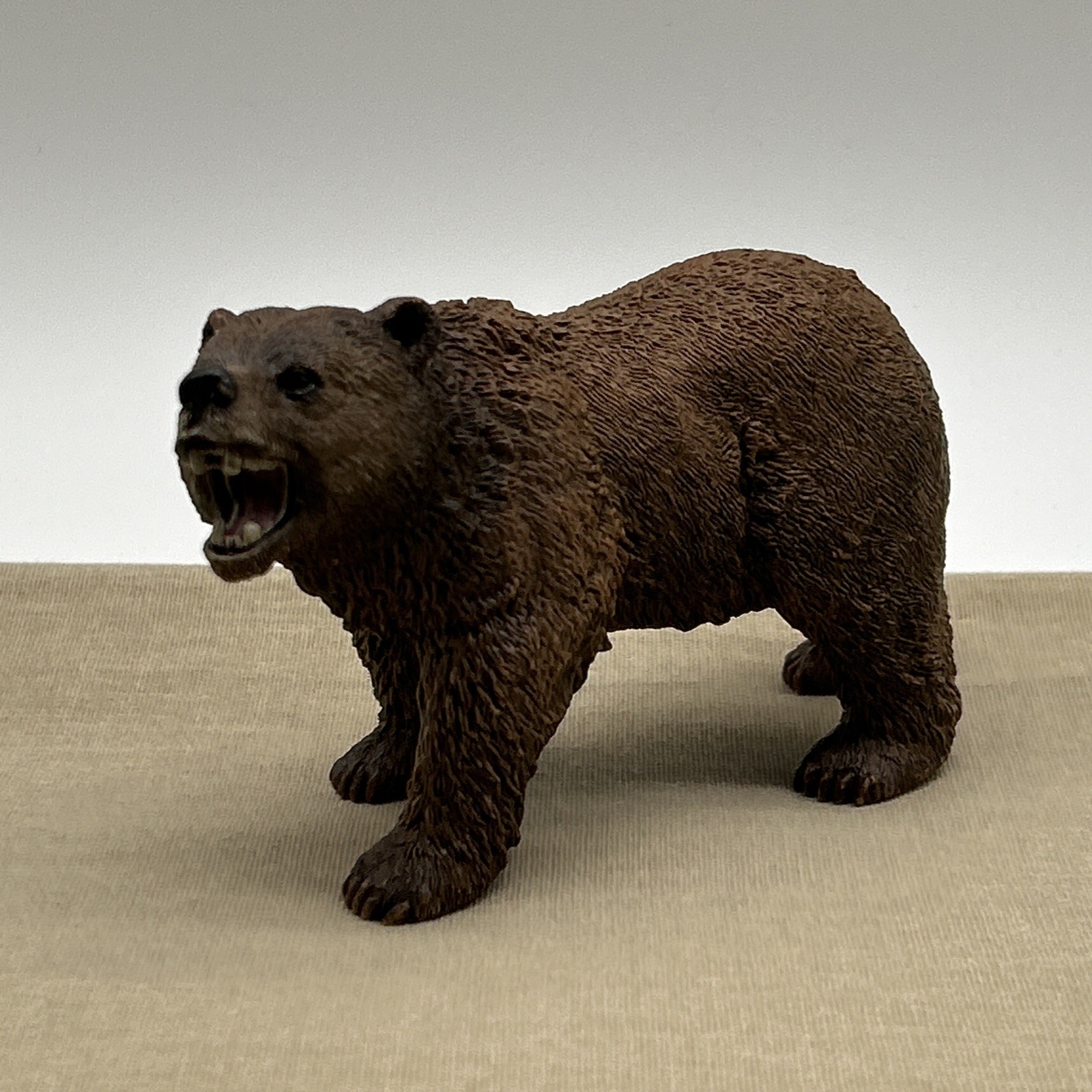 Schleich Grizzly Bear Figure Animal Wildlife Toy Figurine 14685 2012 2013 D73527