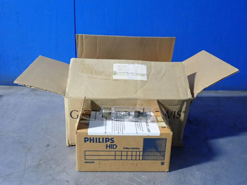 BOX OF VAPOR DISCHARGE LAMPS CL-6187-P