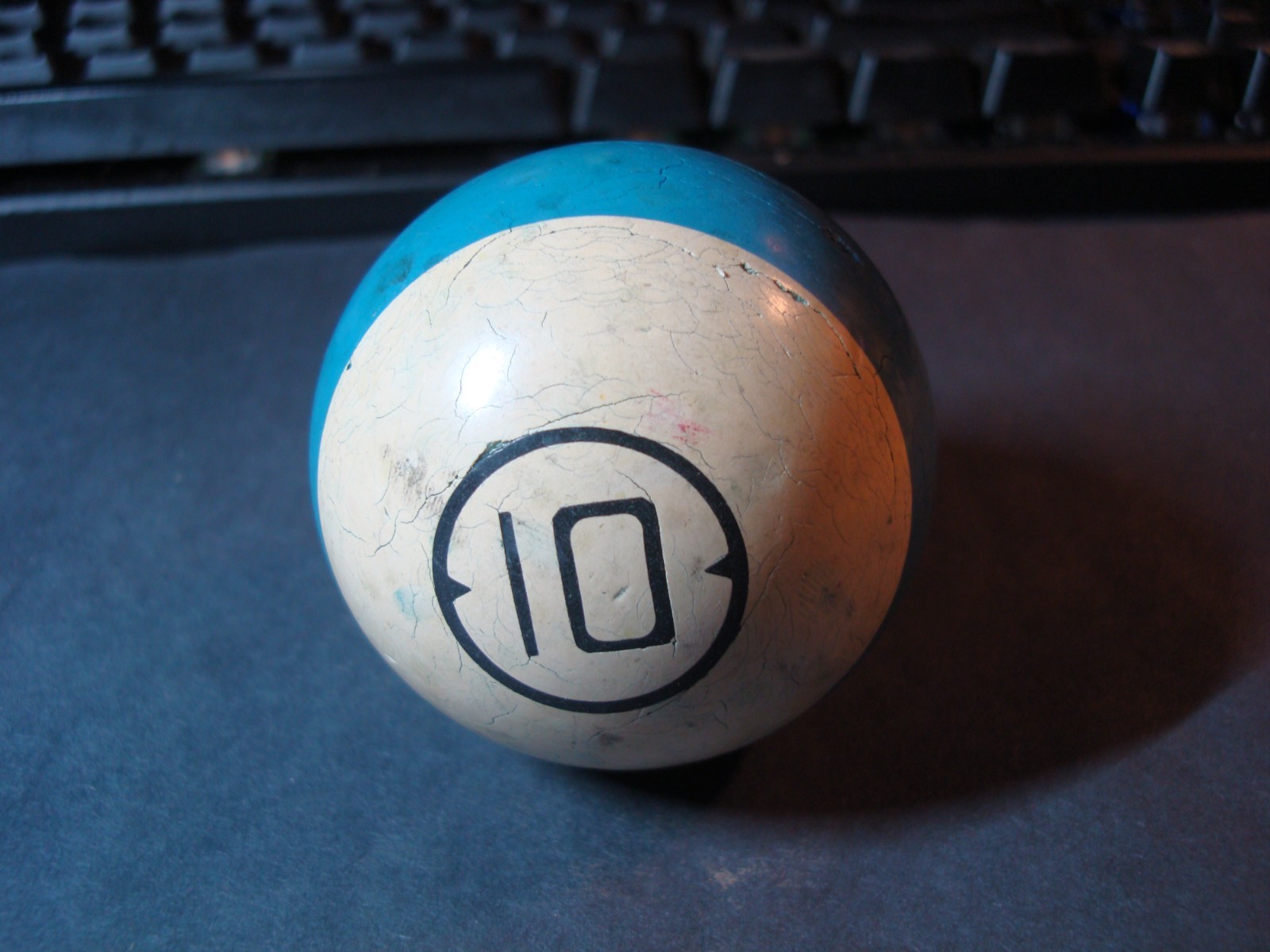 Brunswick Ivorylene Dart clay ball